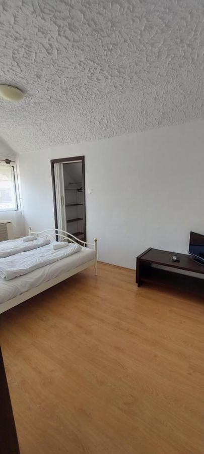 Bluebird Apartman ซาลาคาโรส ภายนอก รูปภาพ